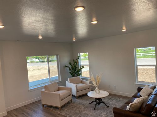 504 N 400 E, Providence, UT, 84332-9525 | Card Image