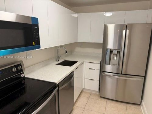 303-8405 Nw 8th St, Miami, FL, 33126-3753 | Card Image