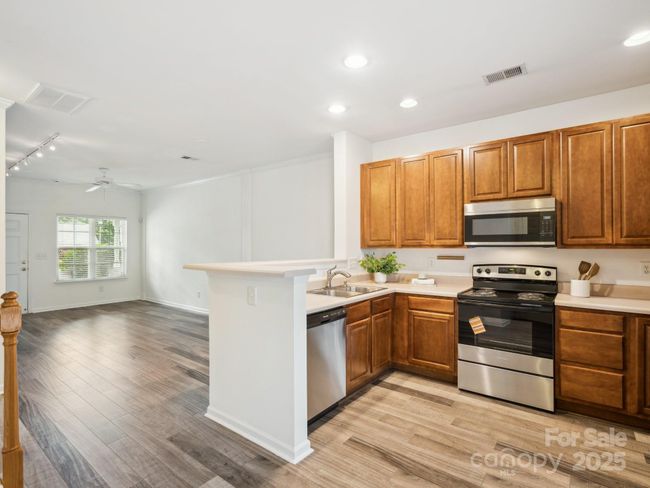 146 Rapids Rd, Townhouse with 2 bedrooms, 3 bathrooms and null parking in Fort Mill SC | Image 7