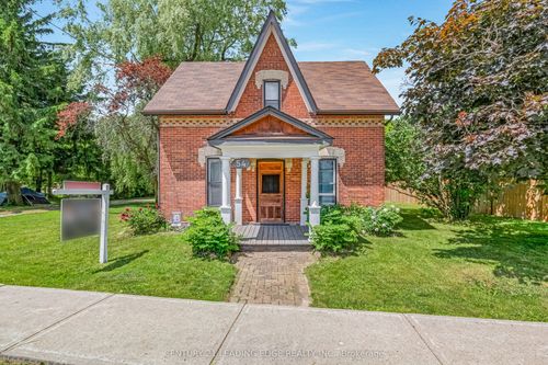 54 King St, Mount Albert, ON, L0G1M0 | Card Image