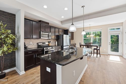 3217 Kempthorne Rd, Cary, NC, 27519-2597 | Card Image