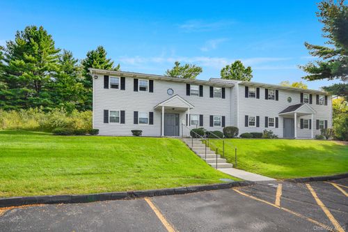 d-8 Ivy Ct, Fishkill, NY, 12524-2624 | Card Image