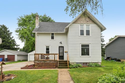 516 Poet St, Columbus, WI, 53925-1751 | Card Image