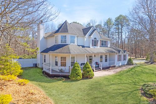 20 Ricky Rd, Manorville, NY, 11949-2824 | Card Image