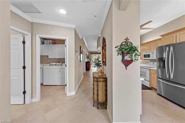 APT-5401 - 1972 Cascades Dr, Condo with 3 bedrooms, 2 bathrooms and 1 parking in NAPLES FL | Image 7