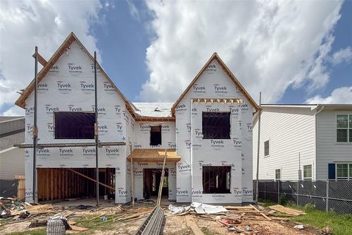 1725 Ebony Ln, Houston, TX, 77018-5804 | Card Image