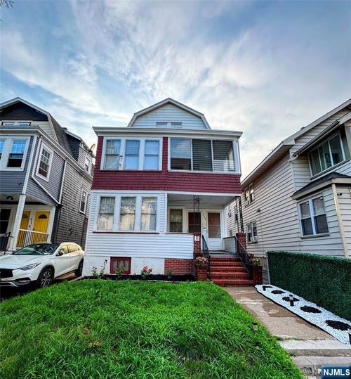 313 Halsted St, East Orange, NJ, 07018-2512 | Card Image