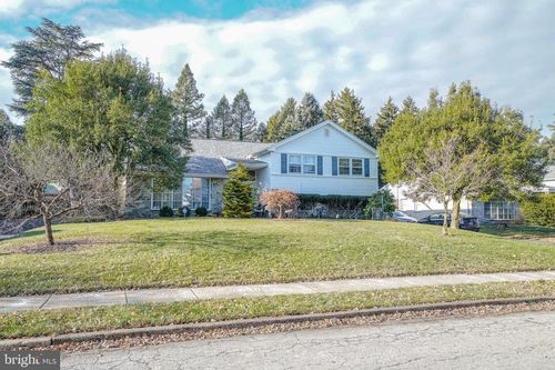 245 Barclay Cir, Cheltenham, PA, 19012-1031 | Card Image