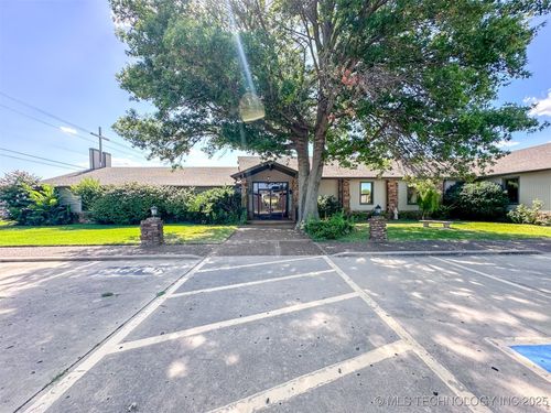 2833 W Main St, Jenks, OK, 74037-3493 | Card Image