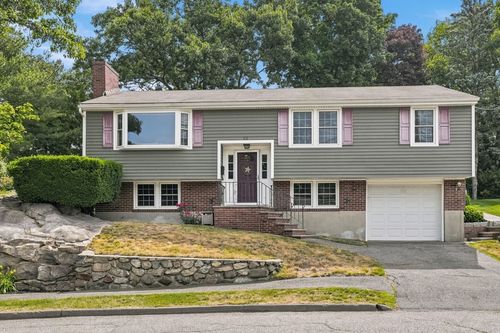 52 Oak Ridge Cir, Lynn, MA, 01904-1528 | Card Image