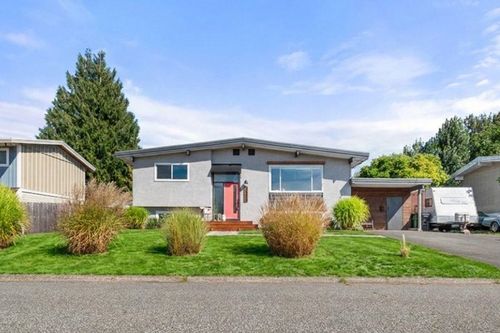 10336 Grant St, Chilliwack, BC, V2P5X3 | Card Image
