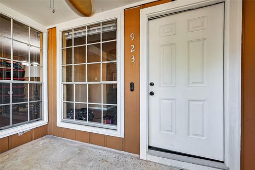 923 Valley Ranch Dr, Katy, TX, 77450-3223 | Card Image