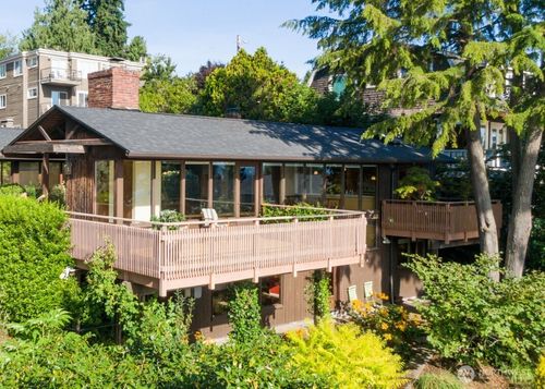 1415 38th Avenue, Seattle, WA, 98122 | Card Image