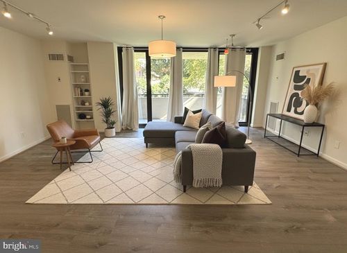 apt-202e-4620 N Park Ave, CHEVY CHASE, MD, 20815-4558 | Card Image