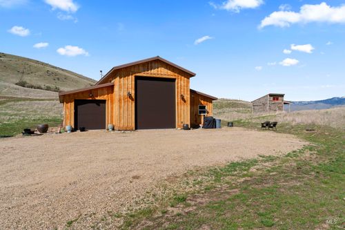 2 Brook Ln, Horseshoe Bend, ID, 83629-1019 | Card Image