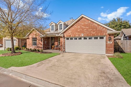 15246 Scenic Woodland Dr, Conroe, TX, 77384-3870 | Card Image