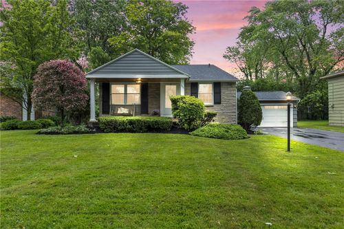 111 Parkledge Dr, Amherst, NY, 14226-3924 | Card Image