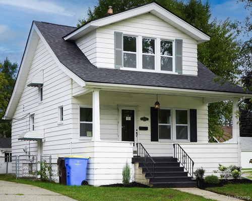 34804 Ash St, Wayne, MI, 48184-1202 | Card Image