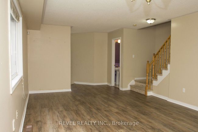 97 Native Landing, House attached with 4 bedrooms, 3 bathrooms and null parking in Brampton ON | Image 4