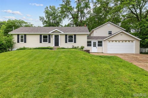 11304 De Runtz Ave, Maryland Heights, MO, 63043-1803 | Card Image