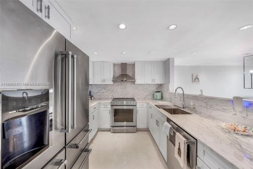 apt-2f-5838 Collins Ave, Miami Beach, FL, 33140-2264 | Card Image