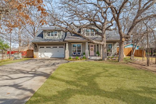 907 Cherry St, Graham, TX, 76450-3507 | Card Image