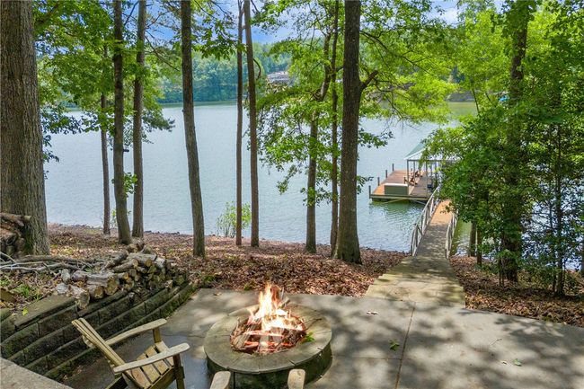 Lakeside Firepit | Image 44