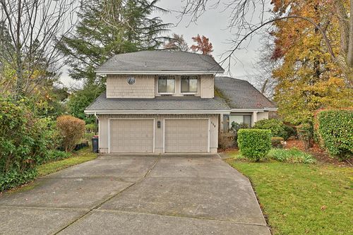 156 Purdue Lane, Medford, OR, 97504 | Card Image