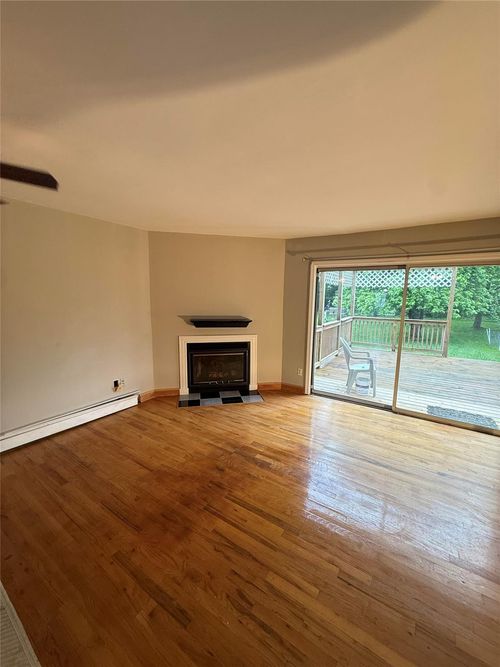 23 Brookside Dr, Harriman, NY, 10926-3017 | Card Image