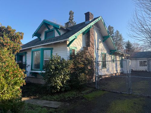 1031 W 10th St, Medford, OR, 97501-3019 | Card Image