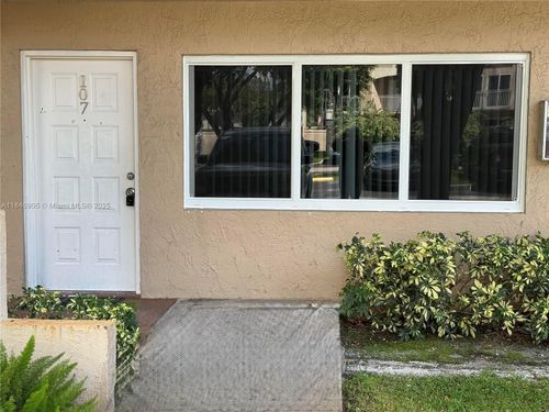 apt-107-8670 Nw 6th Ln, Miami, FL, 33126-3843 | Card Image
