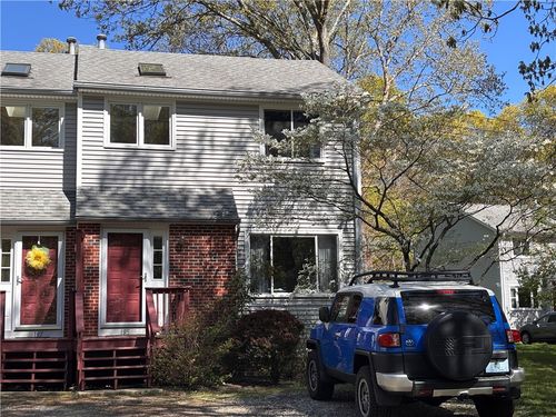195 Fairway Dr, North Kingstown, RI, 02852-6213 | Card Image