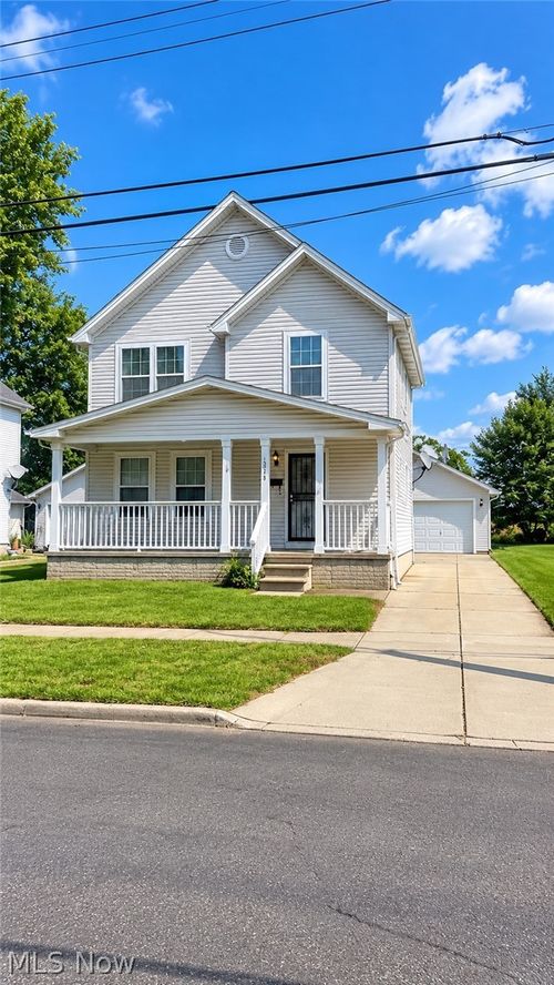 2361 E 59th St, Cleveland, OH, 44104-1559 | Card Image