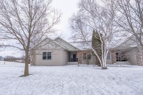 126 Acorn Ave Nw, New London, MN, 56273-8657 | Card Image