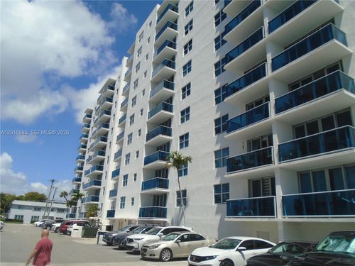 2n-7501 E Treasure Dr, North Bay Village, FL, 33141-4301 | Card Image