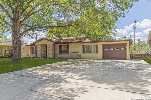 638 Prestwick Blvd, San Antonio, TX, 78223-2442 | Card Image