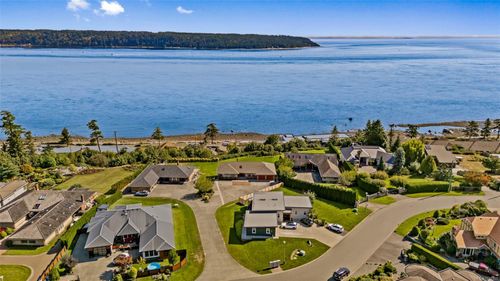 513 Ash St, Campbell River, BC, V9W5L8 | Card Image