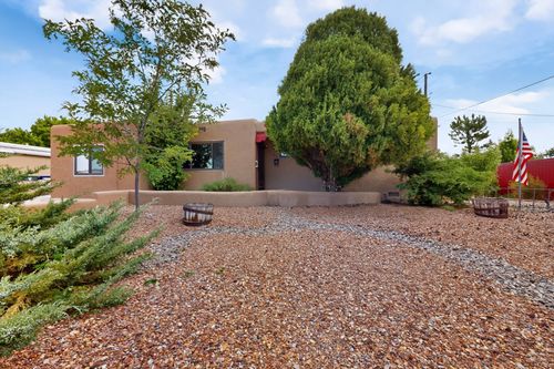 109 Camino De Las Crucitas, Santa Fe, NM, 87501 | Card Image