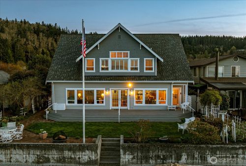 817 Shorecrest Dr, Oak Harbor, WA, 98277-7727 | Card Image