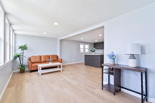 504 Cross Bay Blvd, Broad Channel, NY, 11693-1029 | Card Image