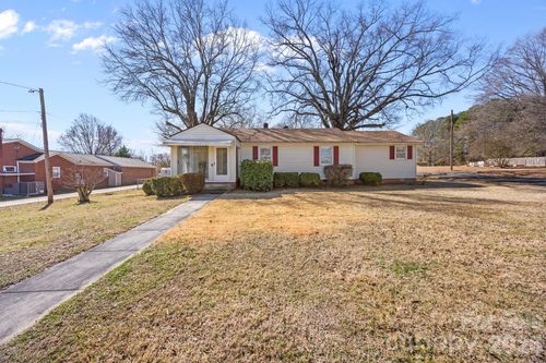 613 W Mill St, Landis, NC, 28088-1225 | Card Image