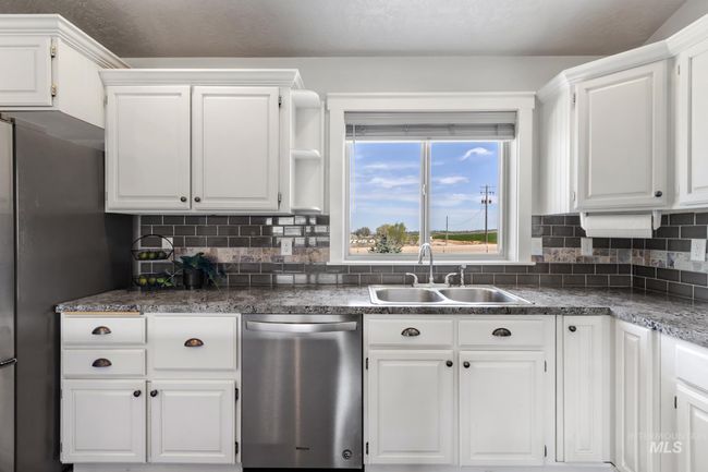 9248 Rolling Hills Ct, House other with 3 bedrooms, 2 bathrooms and 3 parking in Nampa ID | Image 14
