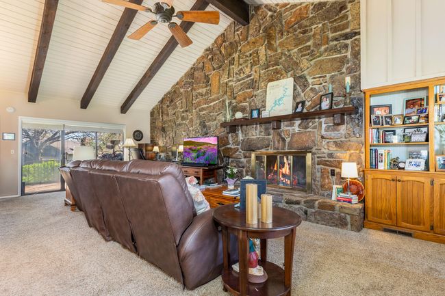 Living Area | Image 7