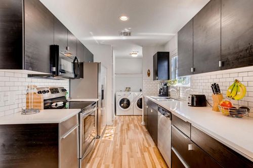 a-1312 Cometa St, Austin, TX, 78721-1220 | Card Image