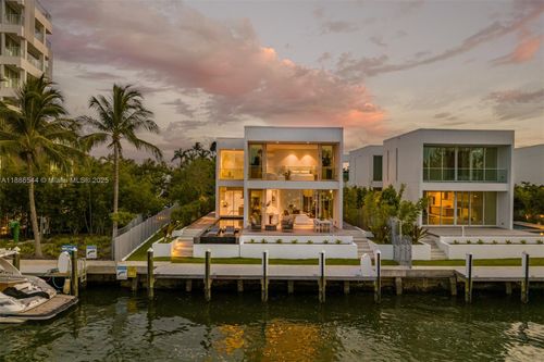 1011 W 48th St, Miami Beach, FL, 33140-2974 | Card Image