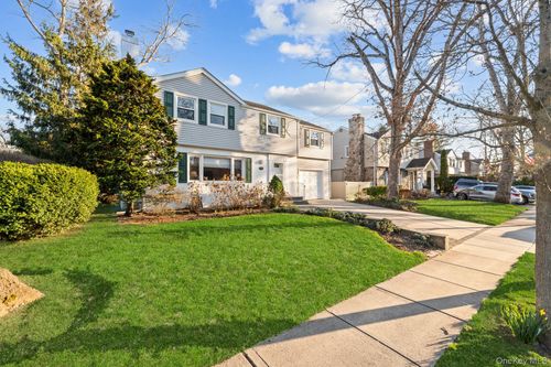 170 Woodbine Ave, Merrick, NY, 11566-3245 | Card Image