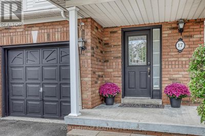 17 Catkins Cres, House other with 3 bedrooms, 3 bathrooms and 2 parking in Whitby ON | Image 3