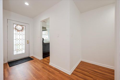 38 Chippendale Dr, Mount Sinai, NY, 11766-2606 | Card Image