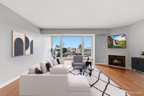 204-400 Melrose Ave E, Seattle, WA, 98102-6809 | Card Image