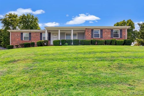 805 Boones Lick Rd, Saint Charles, MO, 63301-2440 | Card Image